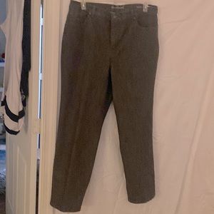 Gloria Vanderbilt Gray Jeans 2 pockets on back 2 on front& key 🔑 pocket 16w.